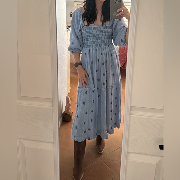 Dahlia embroidered maxi dress SMALL - Picture 4 of 4